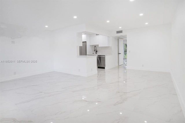 13250 SW 7th Court 204L, Pembroke Pines, FL 33027