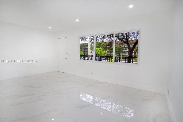 13250 SW 7th Court 204L, Pembroke Pines, FL 33027