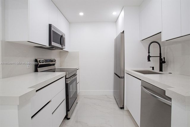 13250 SW 7th Court 204L, Pembroke Pines, FL 33027