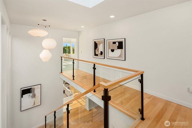 2524 30th Avenue W, Seattle, WA 98199
