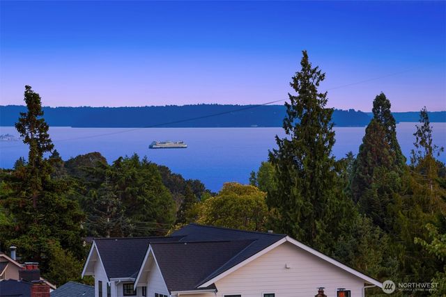 2524 30th Avenue W, Seattle, WA 98199