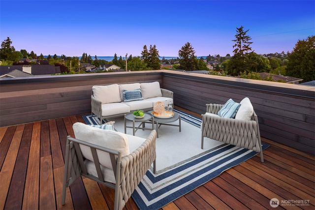 2524 30th Avenue W, Seattle, WA 98199
