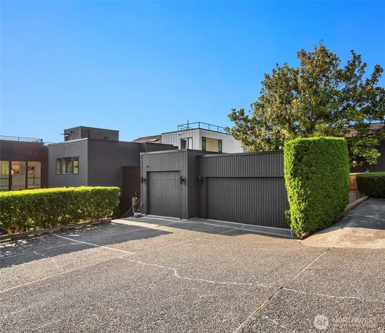 2524 30th Avenue W, Seattle, WA 98199
