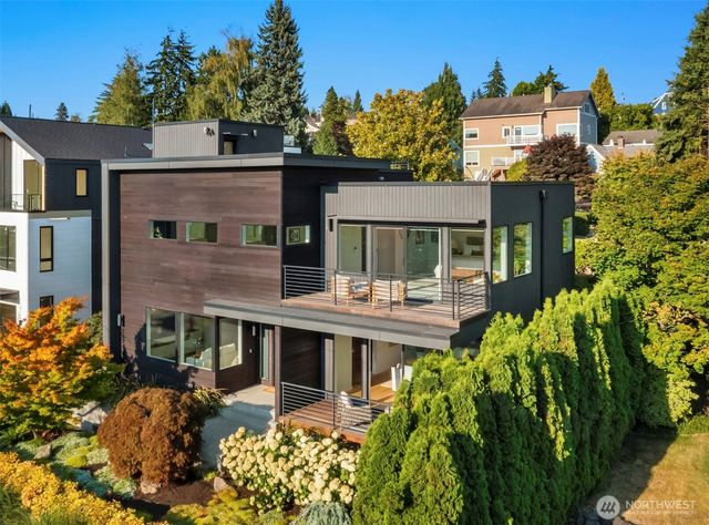 2524 30th Avenue W, Seattle, WA 98199