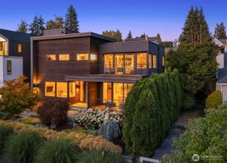 2524 30th Avenue W, Seattle, WA 98199