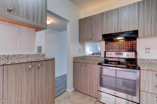 721 S Beach St Apt 210A, Daytona Beach, FL 32114