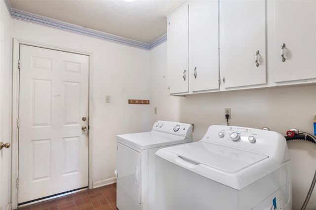 1710 Palomino Lane, Kingwood, TX 77339