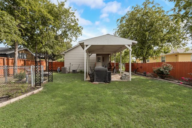308 E Davis Avenue, Alvarado, TX 76009