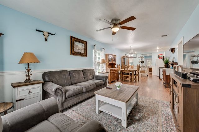 308 E Davis Avenue, Alvarado, TX 76009