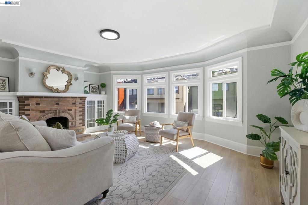 Image 5 of property listing at 146 Winchester St, Daly City, CA 94014