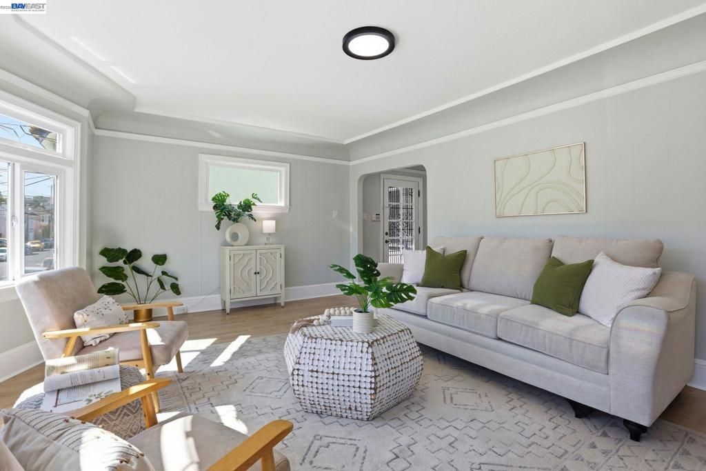 Image 7 of property listing at 146 Winchester St, Daly City, CA 94014