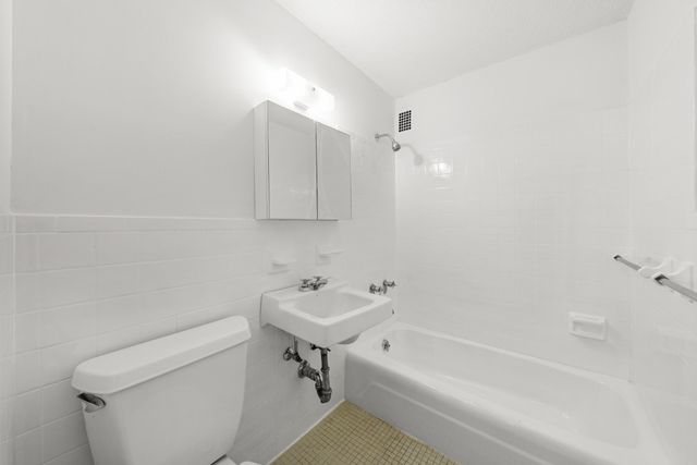 333 Pearl St Apt 7G, New York City, NY 10038