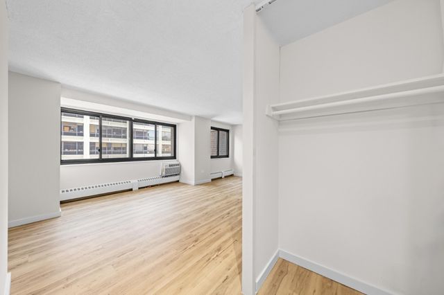 333 Pearl St Apt 7G, New York City, NY 10038