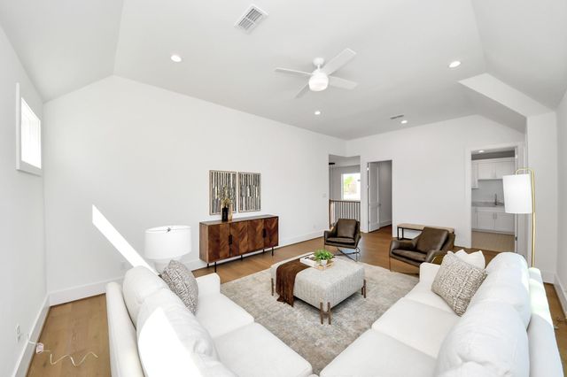 1623 Viking Drive, Houston, TX 77018