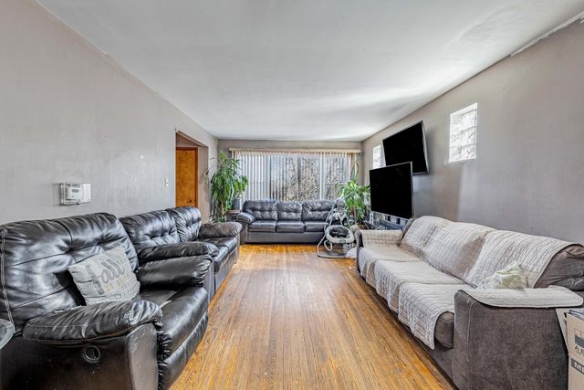 5507 W Diversey Avenue, Chicago, IL 60639