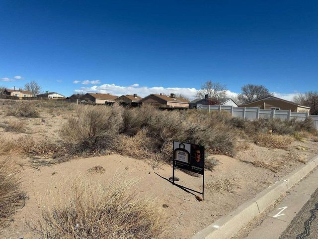 1157 19th Avenue NE, Rio Rancho, NM 87144