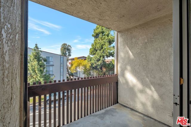 6050 Canterbury Drive E313, Culver City, CA 90230