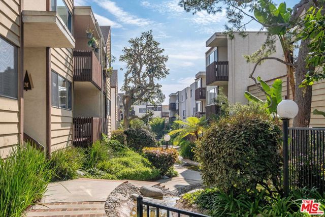 6050 Canterbury Drive E313, Culver City, CA 90230