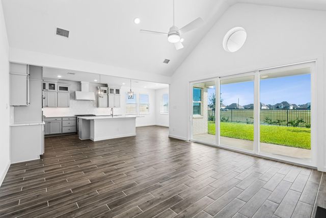 12822 Old Fashion Circle, Mont Belvieu, TX 77535