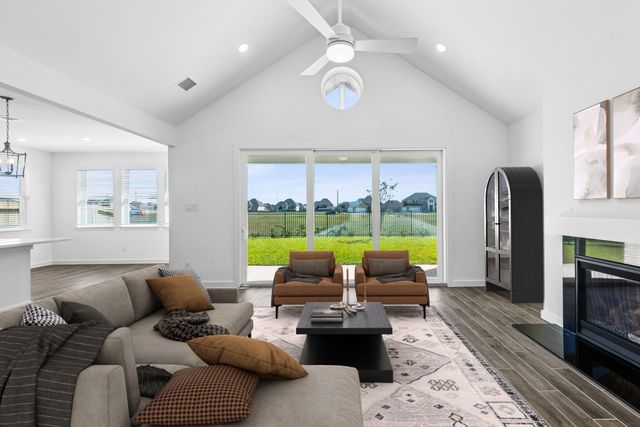 12822 Old Fashion Circle, Mont Belvieu, TX 77535