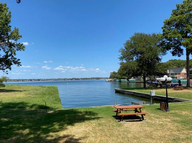 3900 Aspen Drive C104, Montgomery, TX 77356