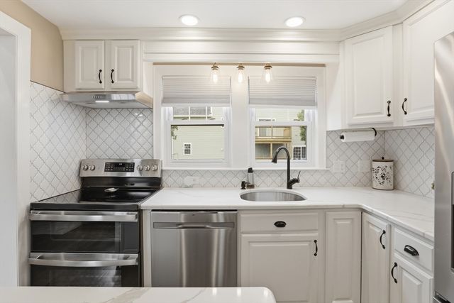 206 Russell St, Woburn, MA 01801