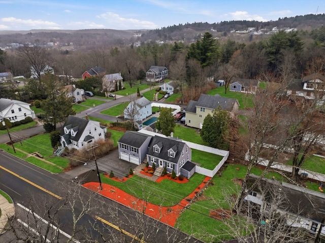 206 Russell St, Woburn, MA 01801