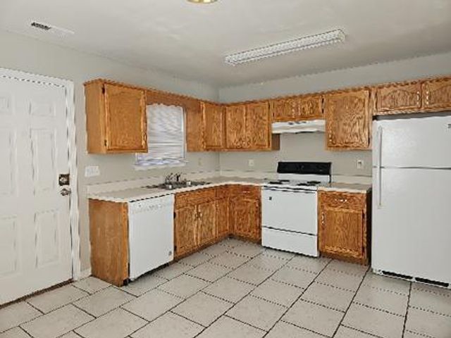 1106 Carline Road D, Rossville, GA 30741