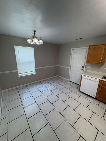 1106 Carline Road D, Rossville, GA 30741