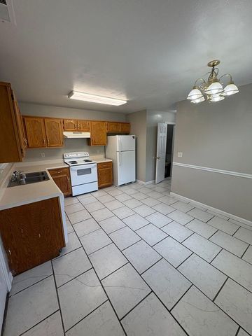 1106 Carline Road D, Rossville, GA 30741
