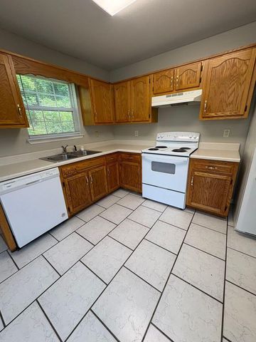 1106 Carline Road D, Rossville, GA 30741