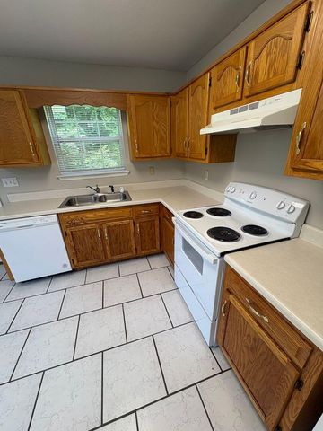 1106 Carline Road D, Rossville, GA 30741