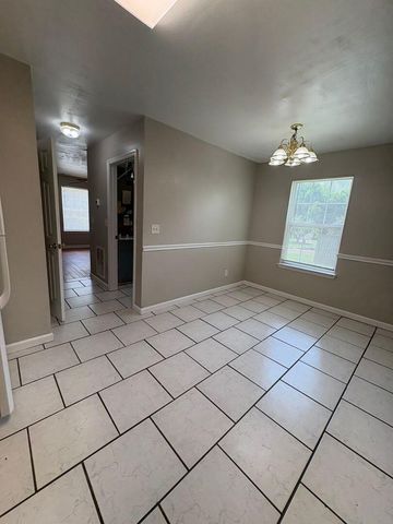 1106 Carline Road D, Rossville, GA 30741