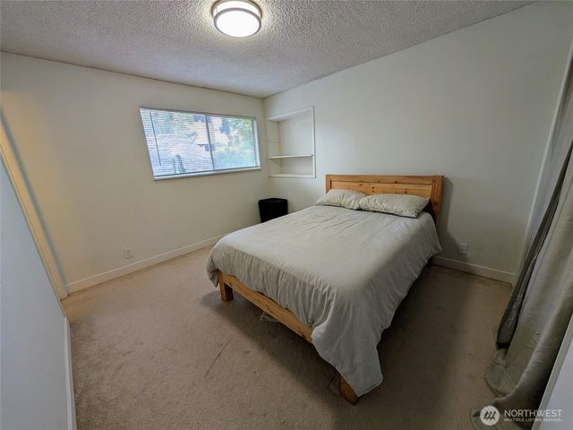 936 N 101 Street, Seattle, WA 98133
