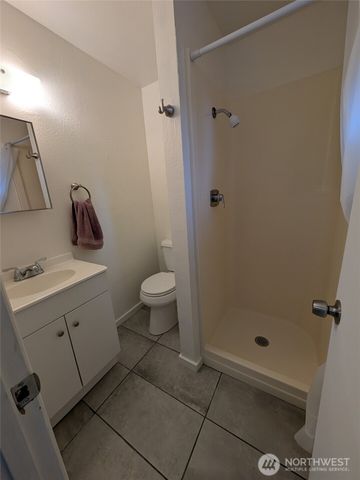 936 N 101 Street, Seattle, WA 98133