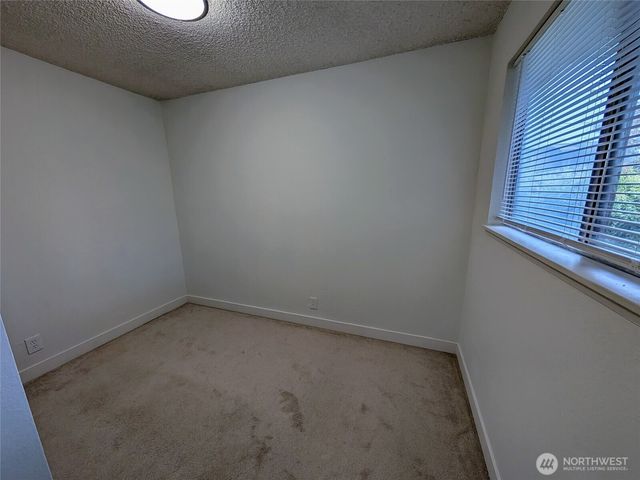 936 N 101 Street, Seattle, WA 98133