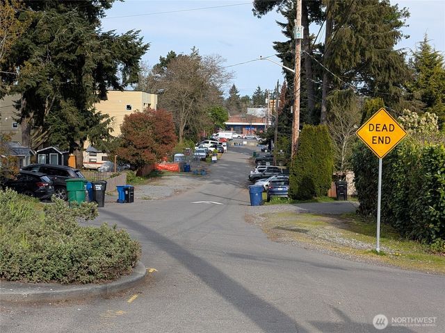 936 N 101 Street, Seattle, WA 98133