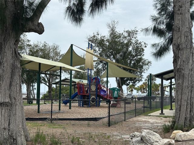 1612 GULF BEACH BOULEVARD, Tarpon Springs, FL 34689