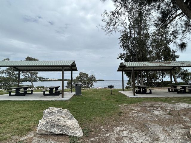 1612 GULF BEACH BOULEVARD, Tarpon Springs, FL 34689