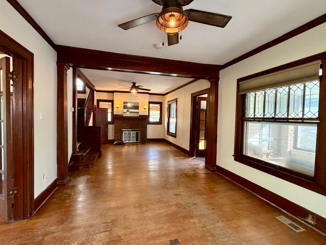 110 BLUFF Street, Council Bluffs, IA 51503