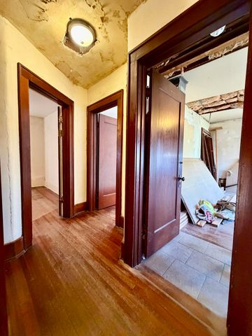 110 BLUFF Street, Council Bluffs, IA 51503