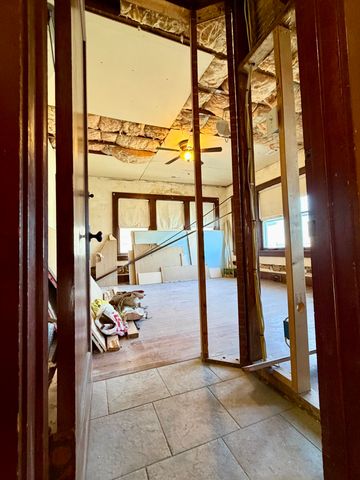 110 BLUFF Street, Council Bluffs, IA 51503