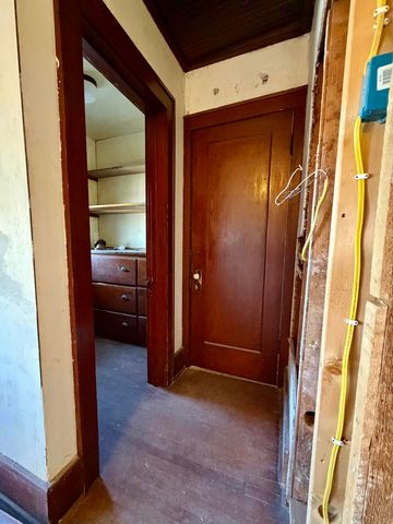 110 BLUFF Street, Council Bluffs, IA 51503