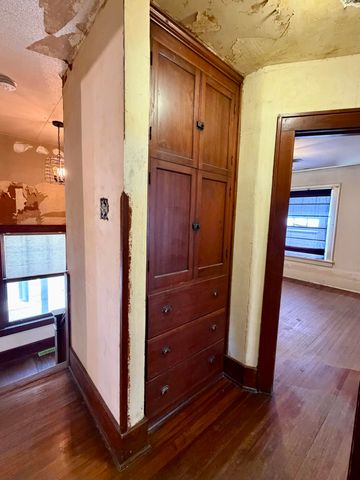 110 BLUFF Street, Council Bluffs, IA 51503