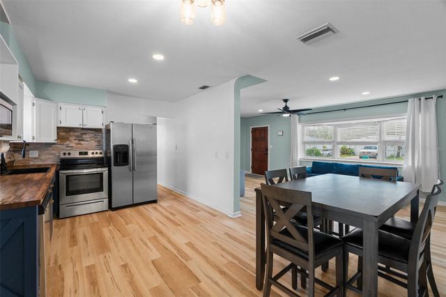 7690 91ST STREET, Seminole, FL 33777
