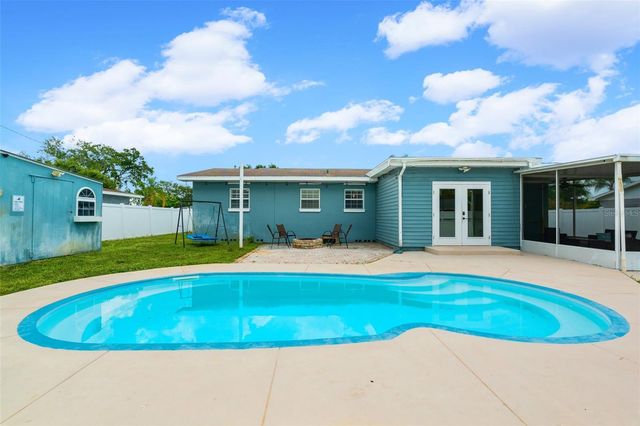 7690 91ST STREET, Seminole, FL 33777