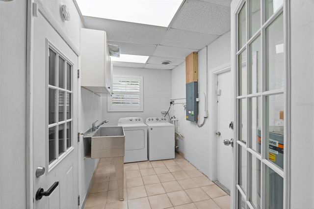7690 91ST STREET, Seminole, FL 33777