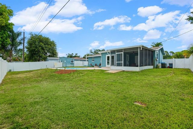 7690 91ST STREET, Seminole, FL 33777