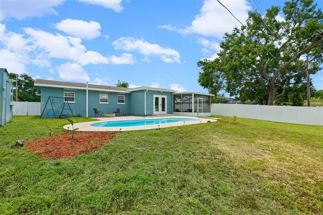 7690 91ST STREET, Seminole, FL 33777