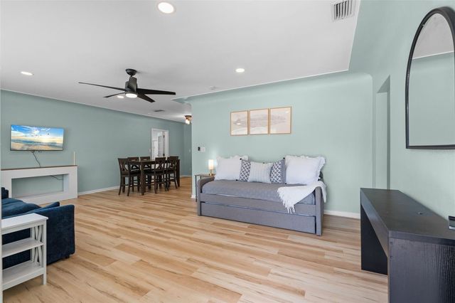 7690 91ST STREET, Seminole, FL 33777